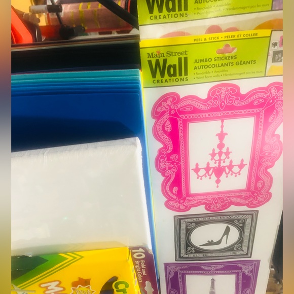 HUGE RANDOM CRAFTI LOT! - Picture 3 of 13